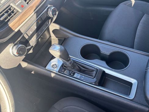 Used 2025 Nissan Altima 2.5 SV image 40