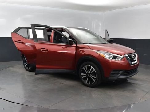 Used 2019 Nissan Kicks SV FWD image 28