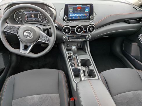 Certified 2025 Nissan Sentra SR FWD image 22