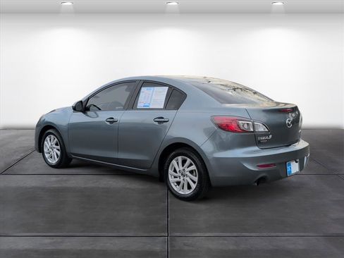 Used 2013 MAZDA MAZDA3 i Touring w/ Preferred Equipment Pkg image 3