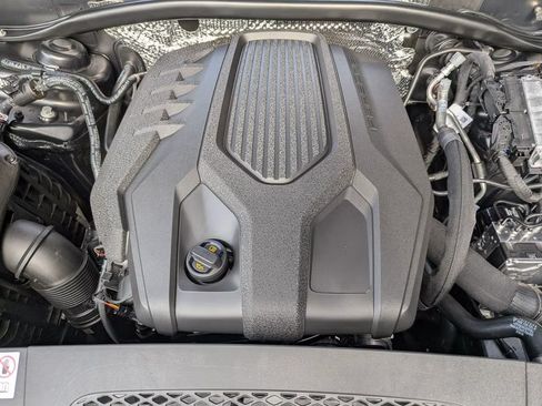 Certified 2026 Porsche Macan AWD/4WD image 28