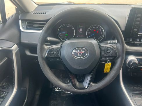 Used 2022 Toyota RAV4 LE AWD/4WD image 13