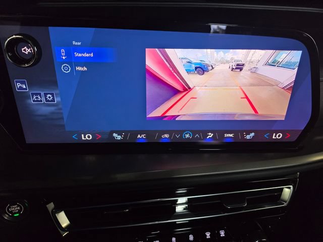 Used 2026 Chevrolet Traverse LT FWD image 34