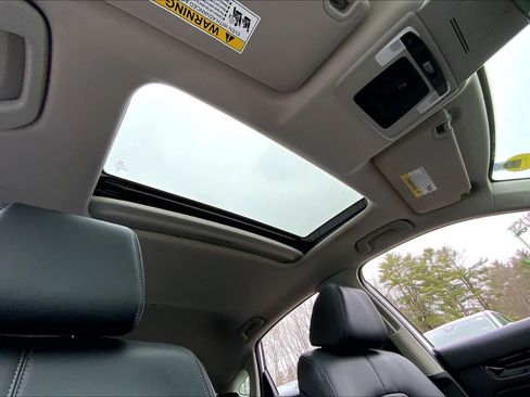 Used 2024 Honda Civic EX-L image 14