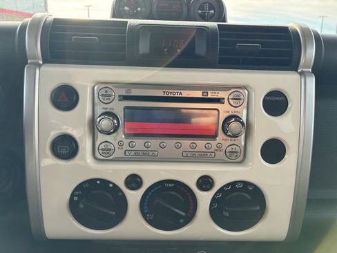 Used 2012 Toyota FJ Cruiser 4WD image 14