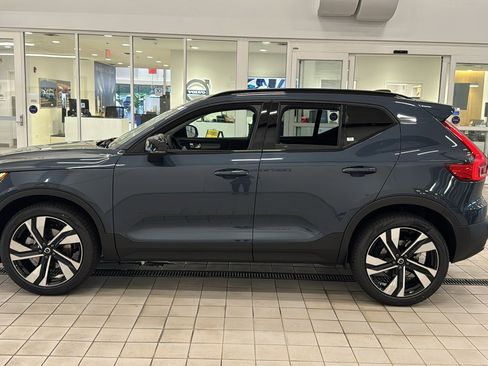 New 2026 Volvo XC40 B5 Ultra w/ Protection Package Premier image 8