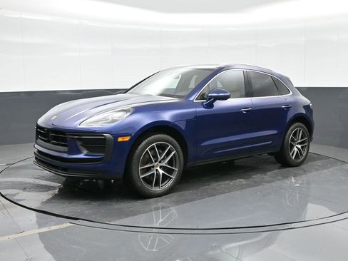Certified 2024 Porsche Macan image 1
