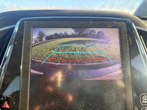 Used 2018 Toyota Prius Four FWD image 17
