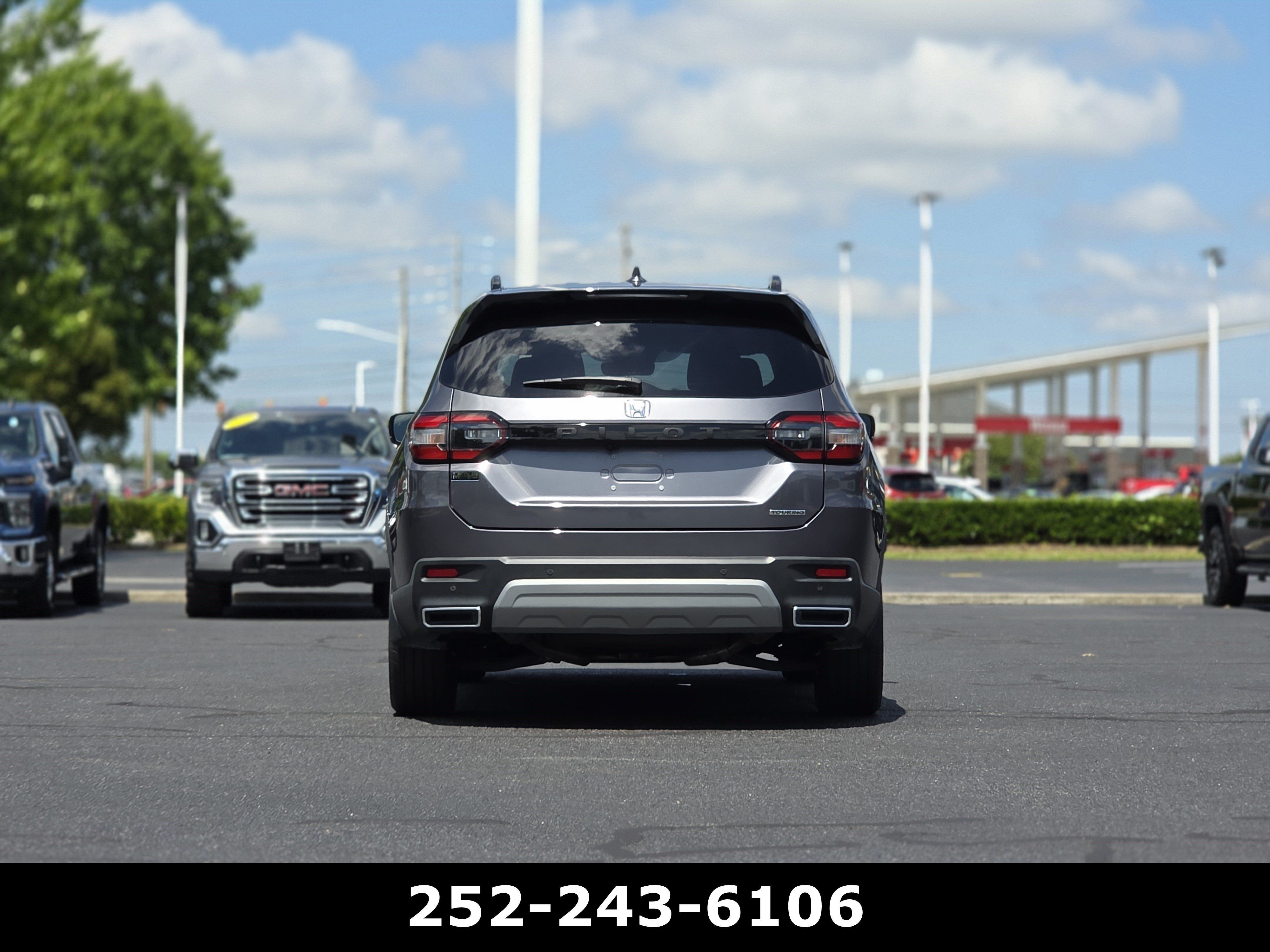 Used 2025 Honda Pilot Touring image 6