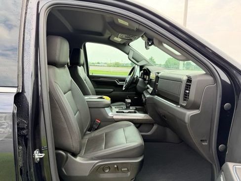 Used 2022 Chevrolet Silverado 1500 LTZ w/ LTZ Convenience Package II AWD/4WD image 10