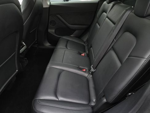 Used 2021 Tesla Model Y Long Range AWD/4WD image 12
