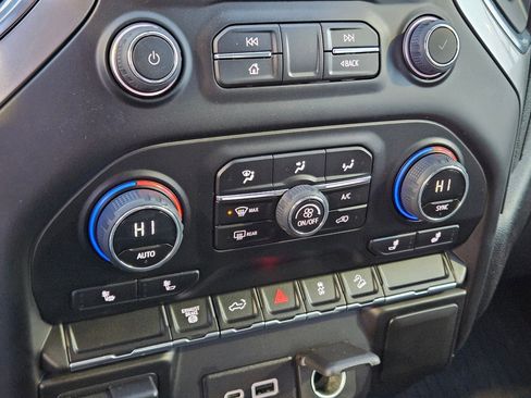 Used 2023 Chevrolet Silverado 2500 LT w/ Convenience Package image 26