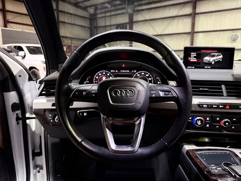 Used 2019 Audi Q7 2.0T Premium Plus AWD/4WD image 31