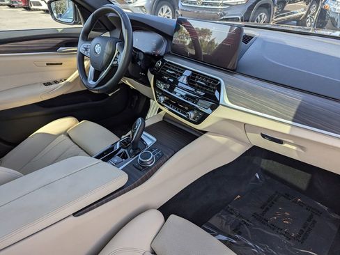 Used 2022 BMW 530i xDrive image 9