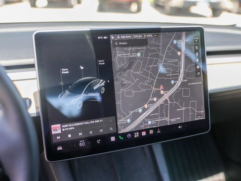 Used 2021 Tesla Model 3 Standard Range Plus RWD image 14