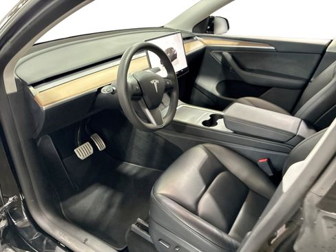 Certified 2023 Tesla Model Y Performance AWD/4WD image 9