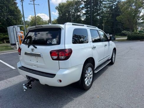 Used 2018 Toyota Sequoia Platinum AWD/4WD image 5