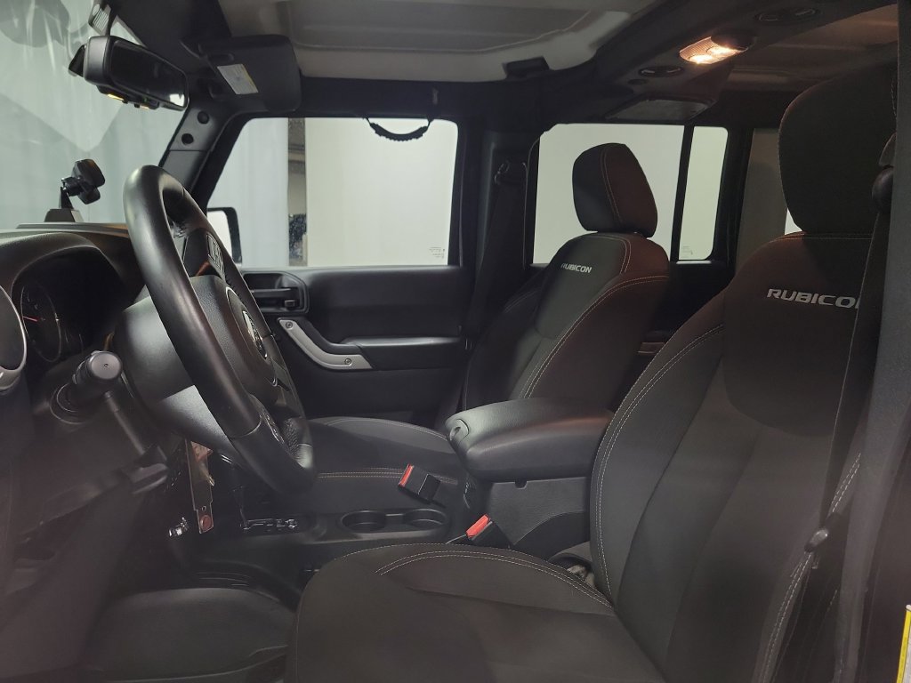 Used 2017 Jeep Wrangler Unlimited Rubicon w/ Cold Weather Group AWD/4WD image 16