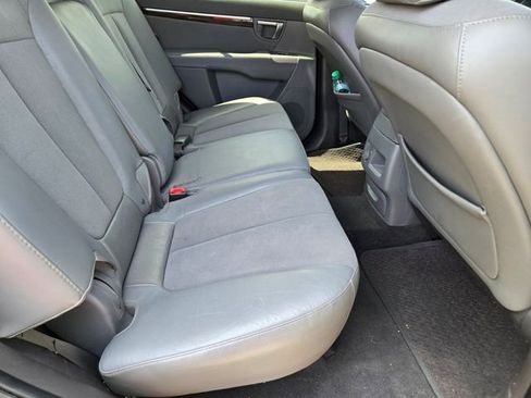 Used 2010 Hyundai Santa Fe SE w/ Premium Pkg 3 FWD image 4
