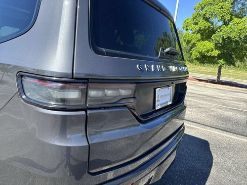 Used 2024 Jeep Grand Wagoneer Series II w/ Quick Order Packagew 28T AWD/4WD image 27