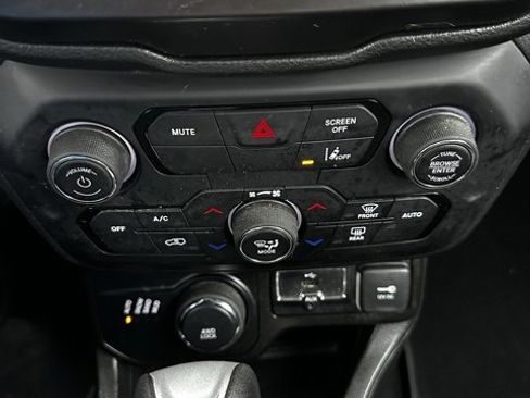 Used 2021 Jeep Renegade Sport image 26