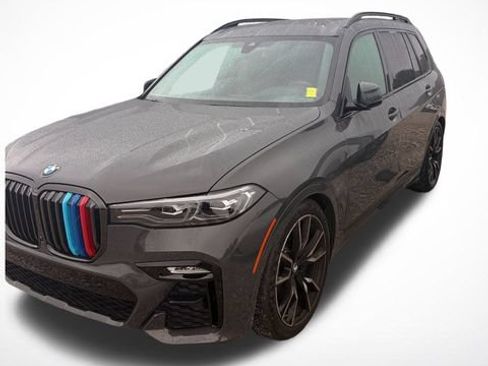 Used 2022 BMW X7 xDrive40i w/ M Sport Package AWD/4WD image 1