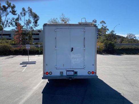 Used 2013 Ford E-450 and Econoline 450 Super Duty w/ PWR Locks & Windows Group RWD image 6