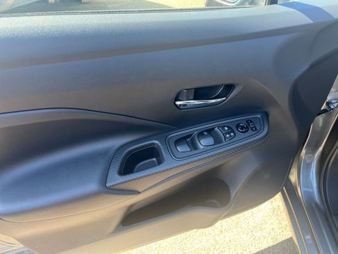 Used 2025 Nissan Versa SV image 18