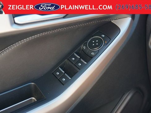 Used 2023 Ford Explorer XLT w/ Equipment Group 202A AWD/4WD image 30