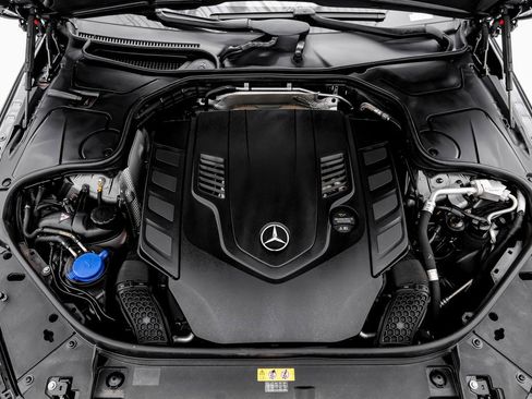 Used 2019 Mercedes-Benz S 560 4MATIC Sedan image 53