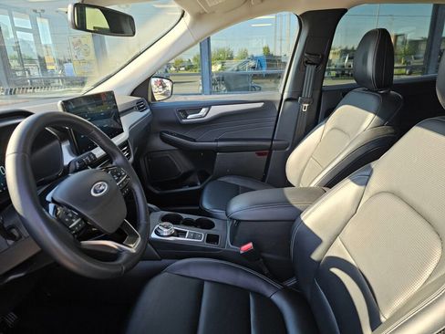 Used 2025 Ford Escape Platinum AWD/4WD image 17