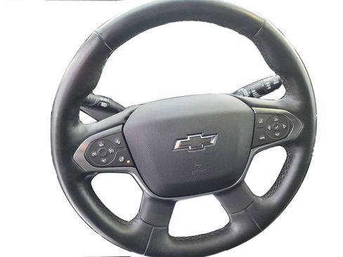 Used 2023 Chevrolet Traverse RS FWD image 15