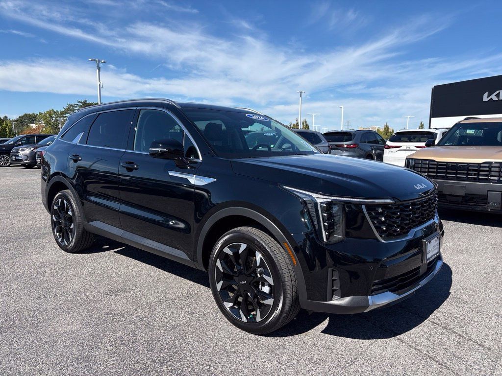 Certified 2026 Kia Sorento EX AWD/4WD image 4