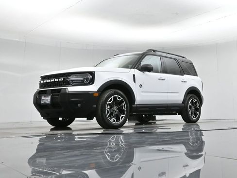 Certified 2025 Ford Bronco Sport Outer Banks w/ Outer Banks Tech Package+ image 48