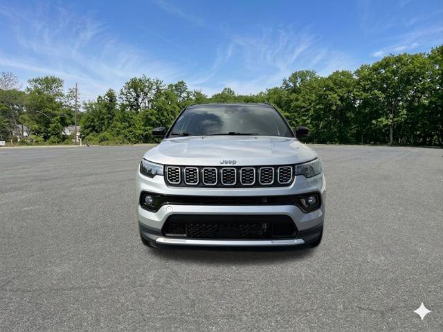 Used 2025 Jeep Compass Limited AWD/4WD image 3