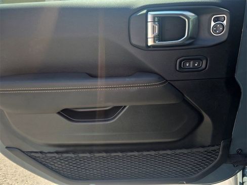 New 2025 Jeep Gladiator Sport w/ Premium Package image 12