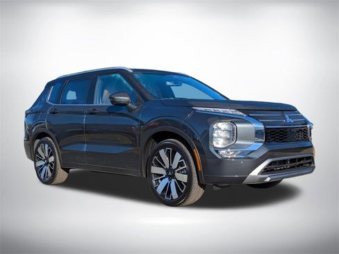 New 2025 Mitsubishi Outlander SEL image 2