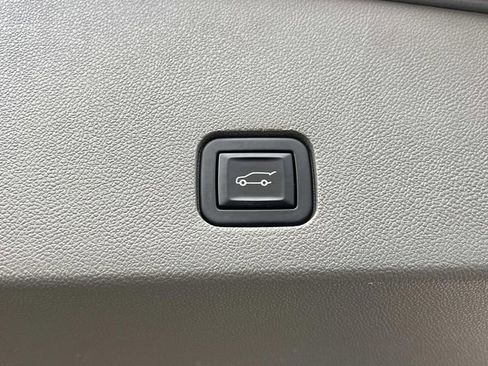 Used 2022 Cadillac XT6 Premium Luxury AWD/4WD image 11