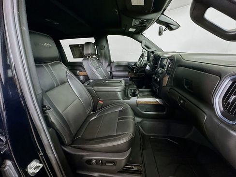 Used 2020 Chevrolet Silverado 3500 High Country w/ Technology Package image 12