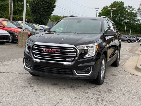 Used 2024 GMC Terrain SLT FWD image 3