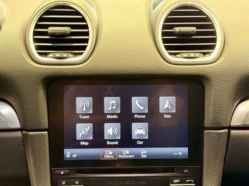 Used 2018 Porsche 718 Cayman Base image 13