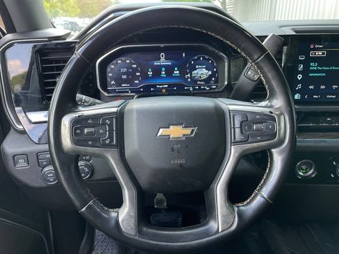 Used 2024 Chevrolet Silverado 1500 LT AWD/4WD image 15