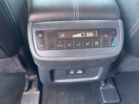 Used 2023 Nissan Pathfinder SL AWD/4WD image 20