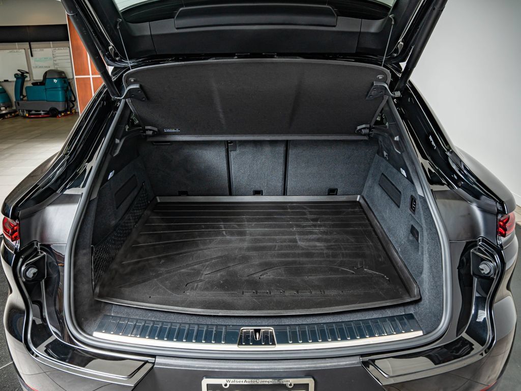 Certified 2025 Porsche Cayenne E-Hybrid Coupe AWD/4WD image 41