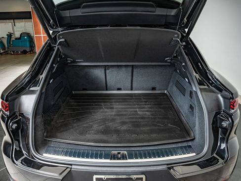 Certified 2025 Porsche Cayenne E-Hybrid Coupe AWD/4WD image 41
