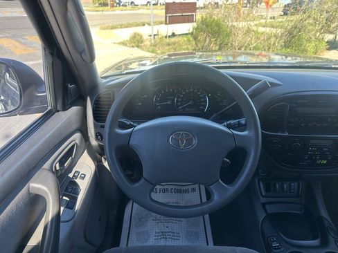 Used 2005 Toyota Sequoia SR5 RWD image 16