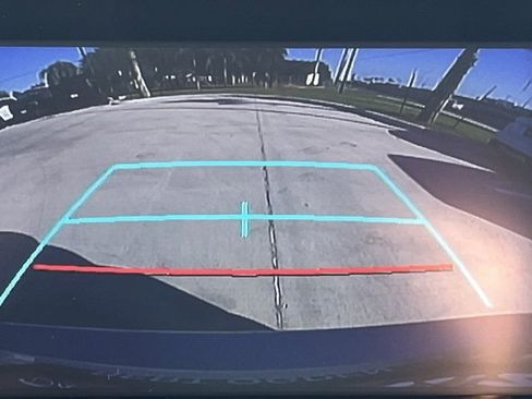 Used 2023 Toyota Camry SE image 14