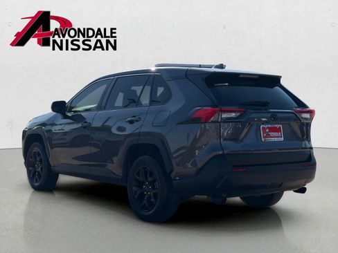 Used 2022 Toyota RAV4 LE FWD image 3