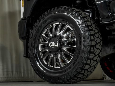 Used 2025 Ford F350 XLT image 52