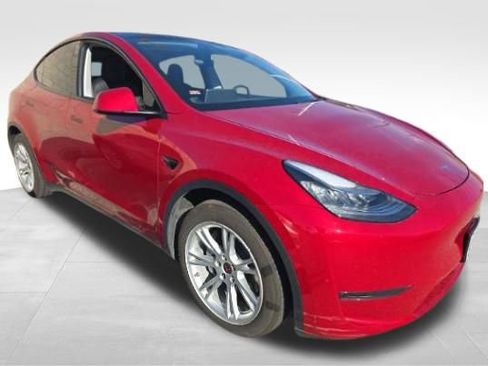 Used 2020 Tesla Model Y Long Range image 3